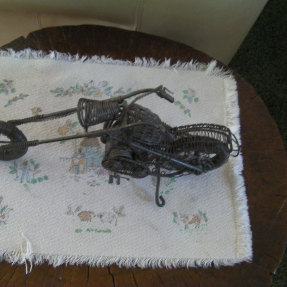Crafted Motorcycle - Picture 7 of 9